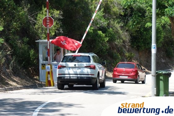 Straße mit Schranke - Cala Giverola - Tossa de Mar Straße mit Schranke