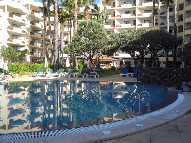 Mittelgroßer Pool - Suite Hotel Eden Mar - Funchal Mittelgroßer Pool