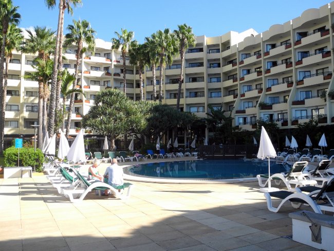 Liegen um den Pool - Suite Hotel Eden Mar - Funchal Liegen um den Pool