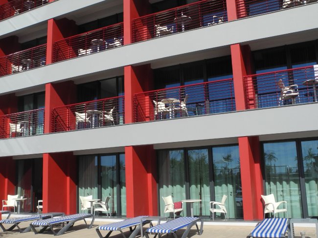 Einige Zimmer mit Terrassenzugang - Hotel Four Views Monumental Lido - Funchal Einige Zimmer mit Terrassenzugang