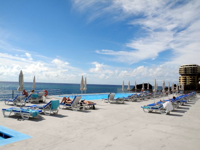 Nicht zu enge Bestuhlung - Hotel Vidamar Resort Madeira - Funchal Nicht zu enge Bestuhlung