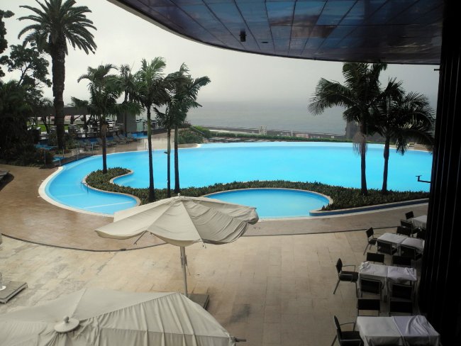 Blick vom Hotel auf den Pool - Hotel Pestana Casino Park - Funchal Blick vom Hotel auf den Pool