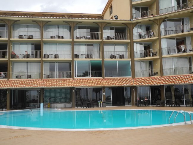 Blick über den Pool - Hotel Four Views Oasis - Canico de Baixo Blick über den Pool