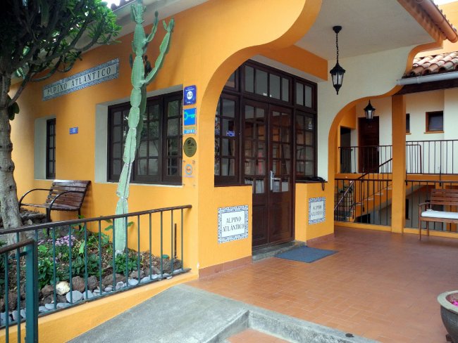 Unscheinbarer Zugang - Hotel Galo Resort Alpino Atlantico - Canico de Baixo Unscheinbarer Zugang