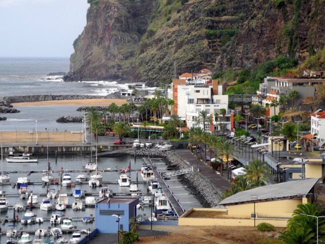 Nahe dem Hafen - Hotel Savoy Calheta Beach - Calheta Nahe dem Hafen