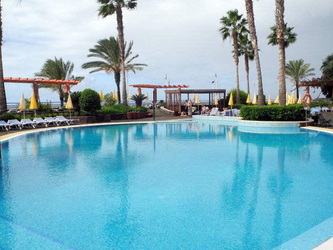 Blick über den Pool - Hotel Savoy Calheta Beach - Calheta Blick über den Pool