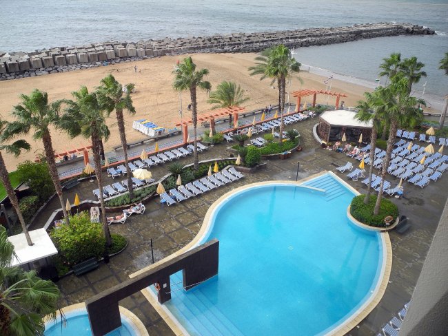 Strand und Pool - Hotel Savoy Calheta Beach - Calheta Strand und Pool