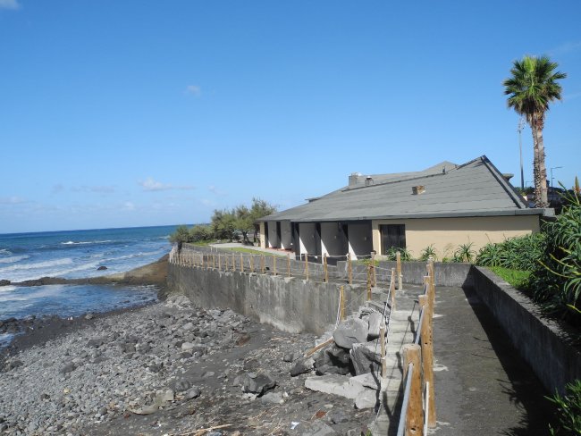 Gebäude nahe am Meer - Hotel Estalagem do Mar - Sao Vicente Gebäude nahe am Meer