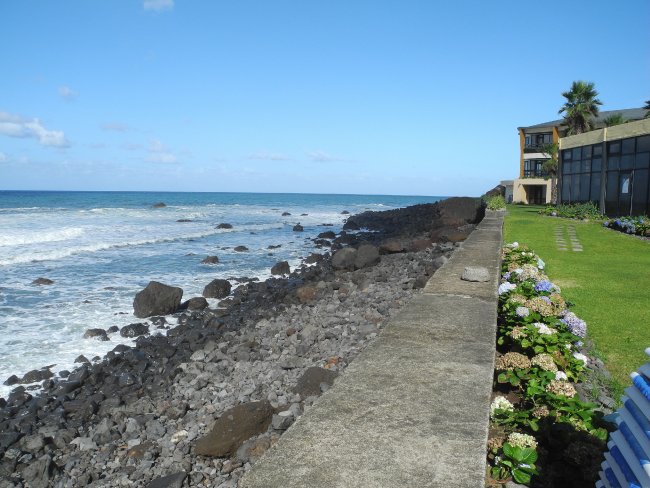 Garten und Felsküste - Hotel Estalagem do Mar - Sao Vicente Garten und Felsküste