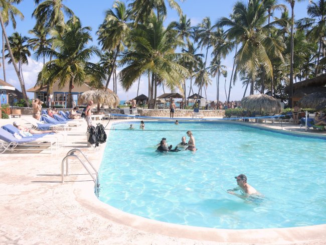 Pool nahe dem Strand