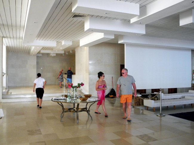 Blick in die Lobby - Hotel Sensimar Nissaki Beach - Nissaki Blick in die Lobby