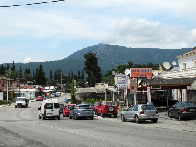 Hauptstraße von Dassis - Hotel Magna Graecia - Dassia Hauptstraße von Dassis