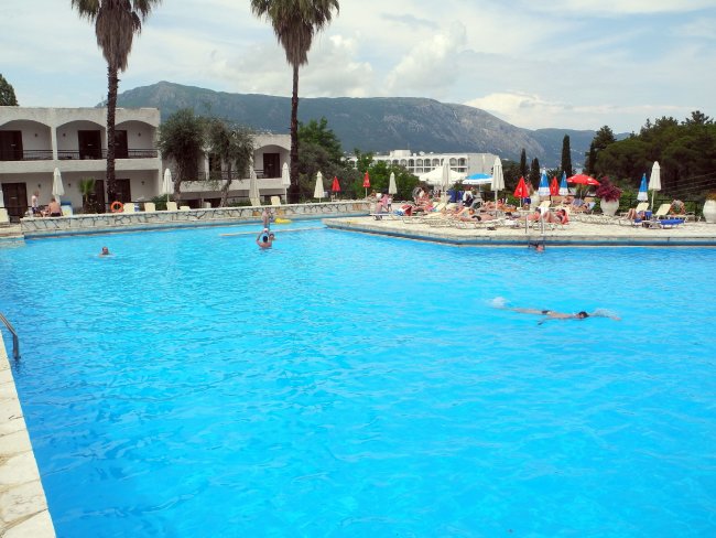 Großer Pool - Hotel Magna Graecia - Dassia Großer Pool