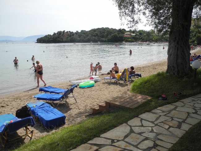 Hoteleigene Liegen - Hotel Grecotel Daphnila Bay Thalasso - Limni Hoteleigene Liegen