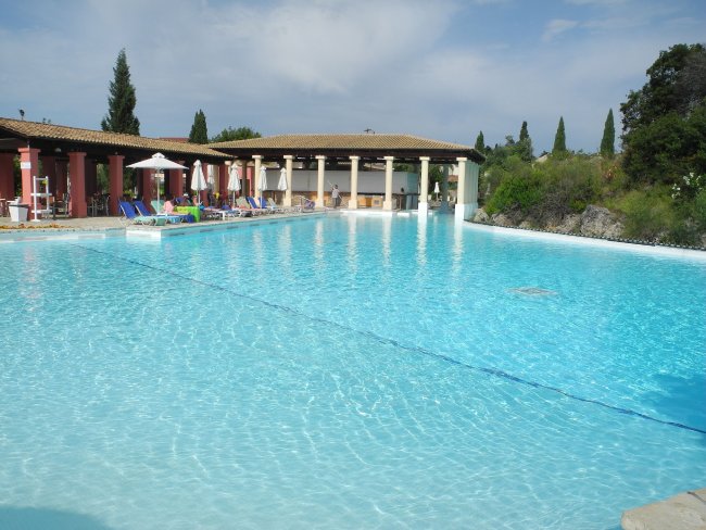 Blick über den Pool - Hotel Louis Corcyra Beach - Gouvia Blick über den Pool
