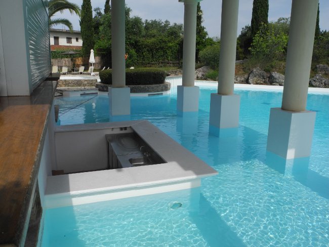 Swim Up Poolbar - Hotel Louis Corcyra Beach - Gouvia Swim Up Poolbar