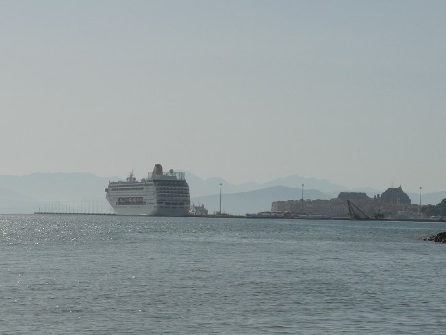 Ausblick Richtung Kerkyra - Hotel Family Life Louis Kerkyra Golf - Kerkyra (Korfu-Stadt) Ausblick Richtung Kerkyra