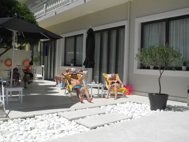 Kleiner Außenbereich - Hotel Mayor Mon Repos Palace - Kerkyra (Korfu-Stadt) Kleiner Außenbereich