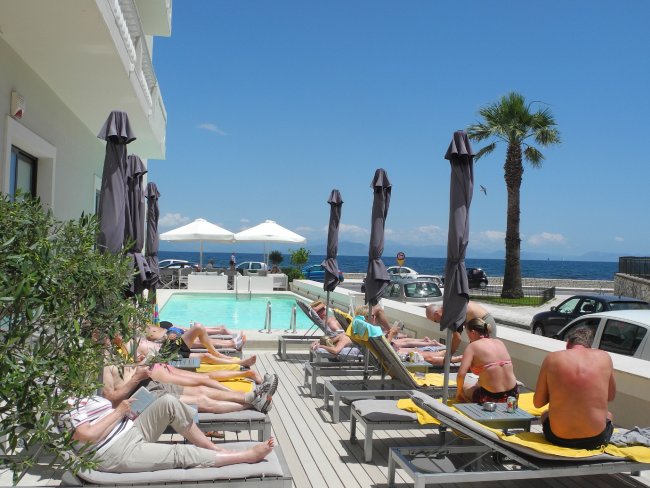 Kleiner Poolbereich - Hotel Mayor Mon Repos Palace - Kerkyra (Korfu-Stadt) Kleiner Poolbereich