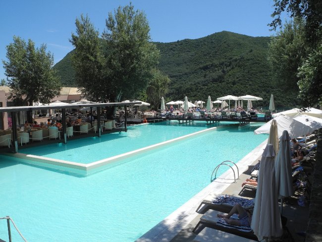 Harmonische Poolgestaltung - Hotel Sensimar Grand Mediterraneo Resort & Spa - Ermones Harmonische Poolgestaltung