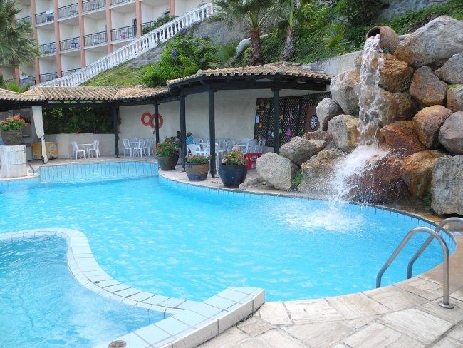 Süßwasserbecken - Hotel CNic Paleo ArtNouveau - Paleokastritsa Süßwasserbecken