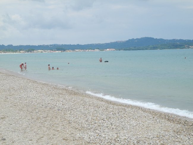 Flach abfallender Strand - Hotel Gelina Village - Acharavi Flach abfallender Strand