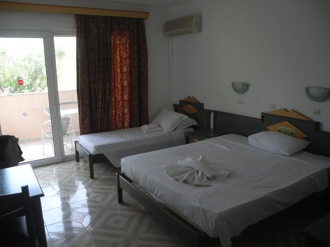 Blick in eines der Standardzimmer - Hotel K Ilios - Tigaki Blick in eines der Standardzimmer