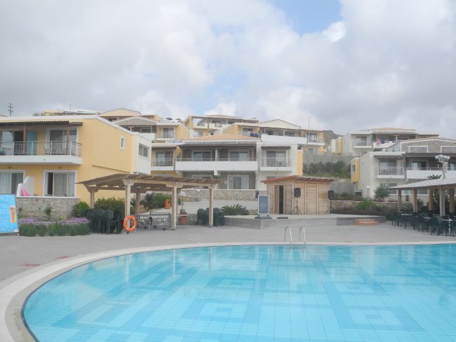 Hotel und Pool