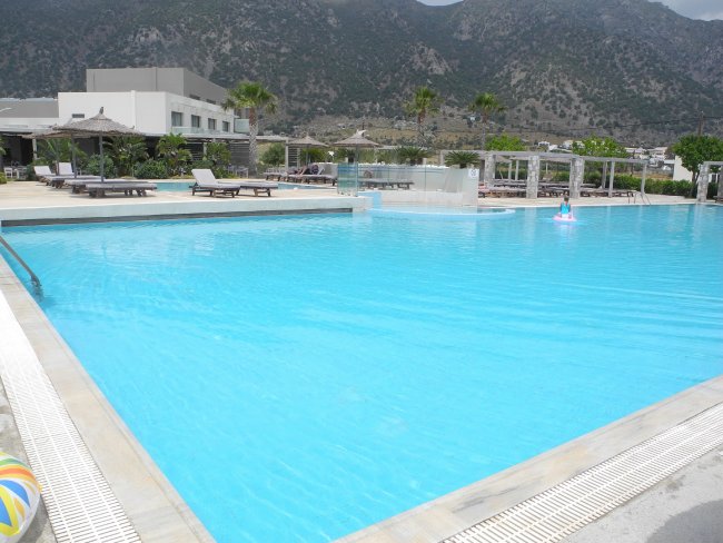 Blick über das große Hauptbecken - Hotel Akti Palace - Kardamena Blick über das große Hauptbecken