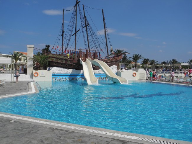 Piratenschiff - Hotel Kipriotis Village - Psalidi Piratenschiff