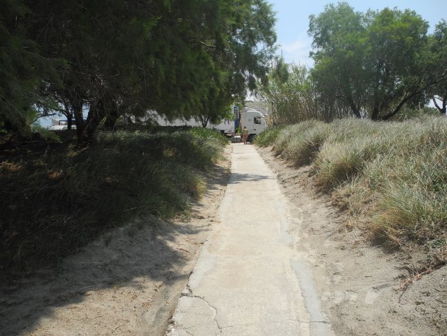 Weg zum Strand - Hotel Atlantica Holiday Village - Marmari Weg zum Strand