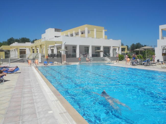 Schwimmbecken - Hotel Pyli Bay & Garden - Marmari Schwimmbecken