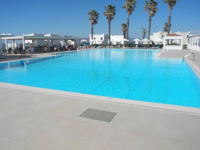 Großer Pool - Hotel Aeolos Beach - Lambi Großer Pool