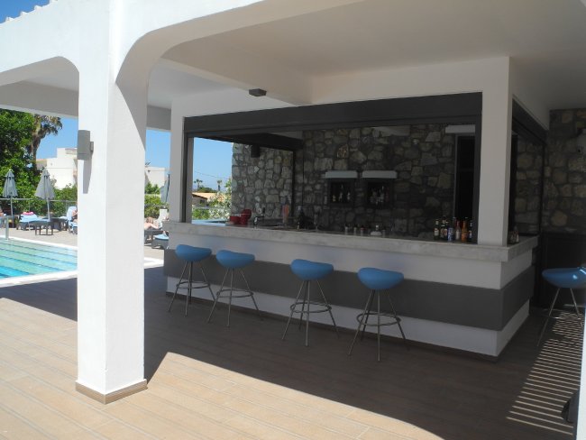 Poolbar - Hotel Smartline More Meni Cosmopolitan - Lambi Poolbar