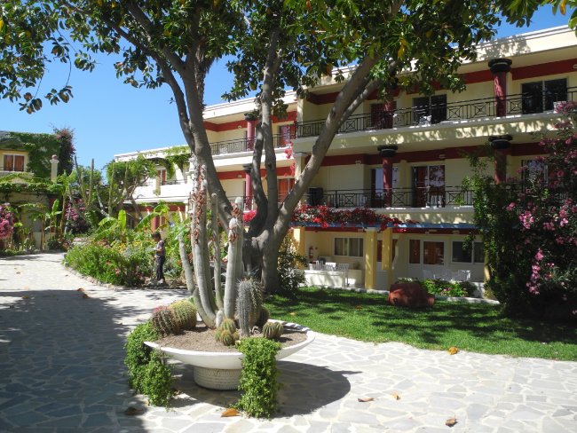 Kleinere Gebäude - Hotel Apollon - Lambi Kleinere Gebäude