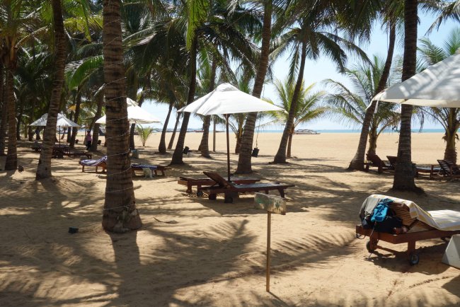 Hoteleigener Strandabschnitt - Hotel Jetwing Blue - Negombo Hoteleigener Strandabschnitt