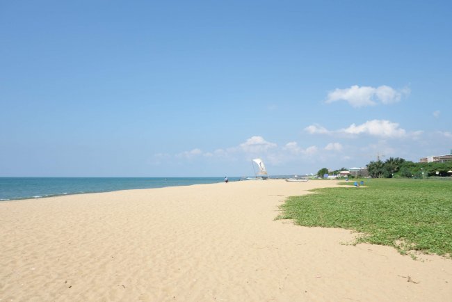 Breiter, heller Strand - Hotel Heritance Negombo - Negombo Breiter, heller Strand
