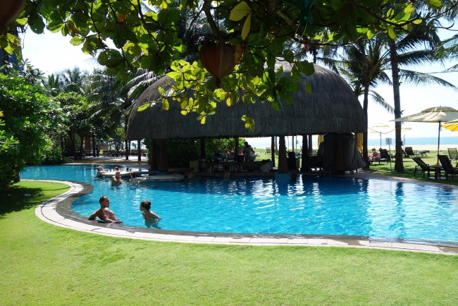 Poolbar - Hotel Heritance Negombo - Negombo Poolbar