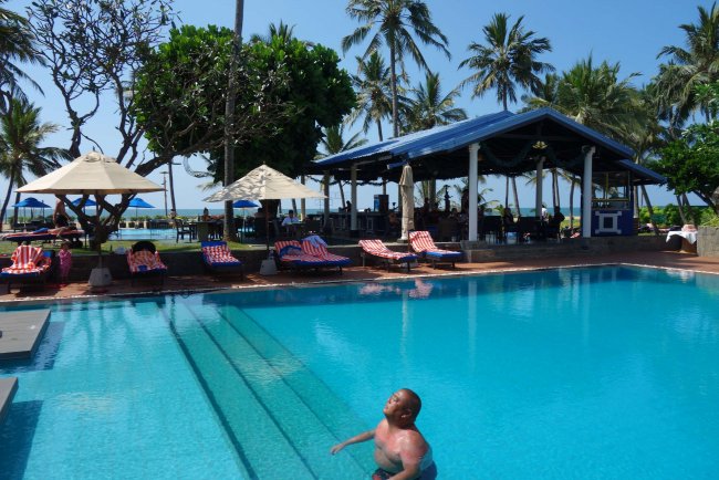 Pool und Poolbar - Hotel Camelot Beach - Negombo Pool und Poolbar