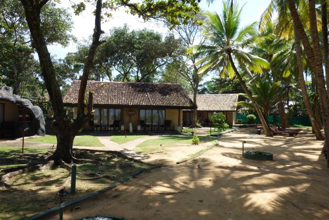 Viele kleine Gebäude - Hotel Siddhalepa Ayurveda Health Resort - Kalutara Viele kleine Gebäude