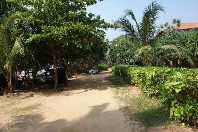 Schmale Straße - Hotel Avani Bentota Resort & Spa - Bentota Schmale Straße