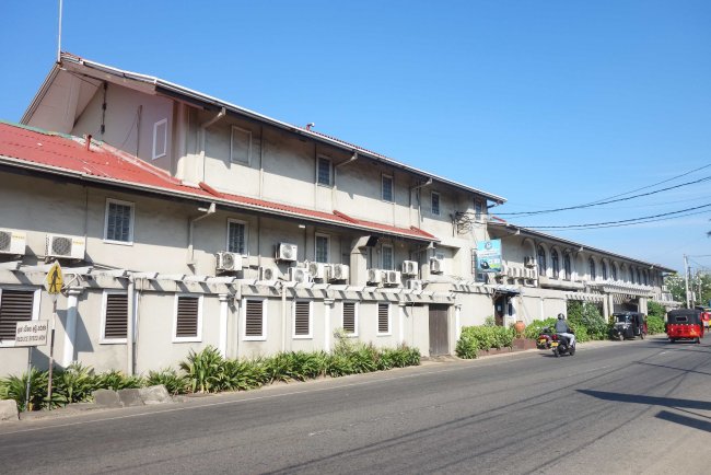 Direkt an der Küstenstraße - Hotel Coral Sands - Hikkaduwa Direkt an der Küstenstraße