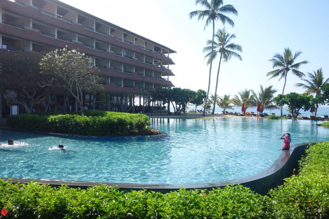 Sehr großer Pool - Hotel HikkaTranz by Cinnamon - Hikkaduwa Sehr großer Pool