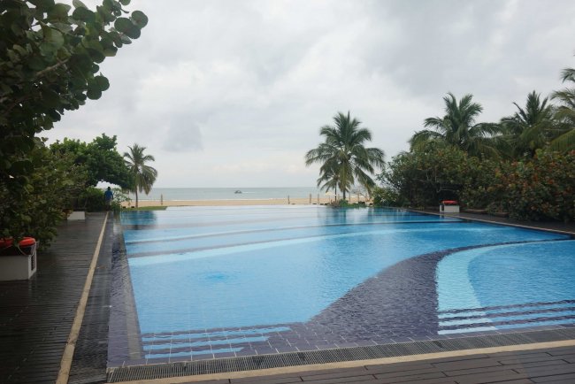 Großer Pool - Hotel Uga Bay by Uga Escapes - Pasikuda Großer Pool