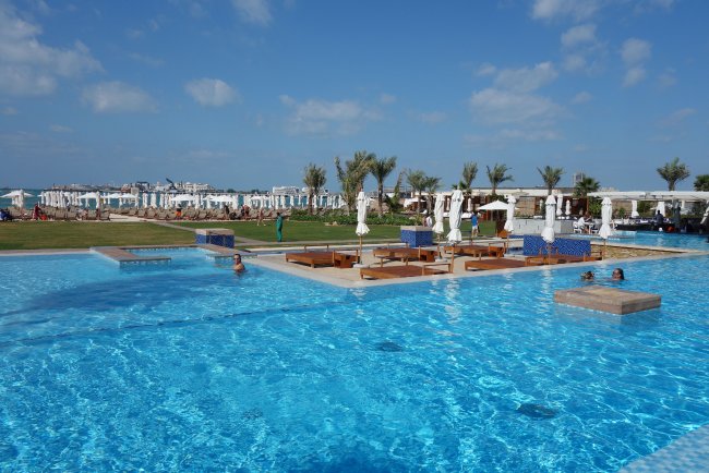 Pool und Garten - Hotel Rixos Premium Dubai - Dubai Pool und Garten