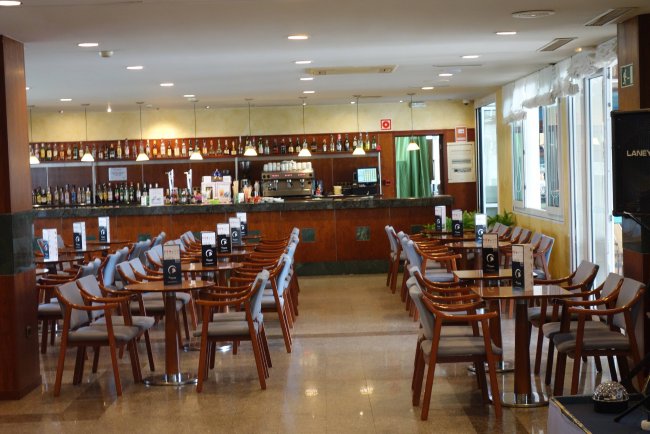 Blick in die Lobbybar - Hotel Prestige Goya Park - Roses Blick in die Lobbybar