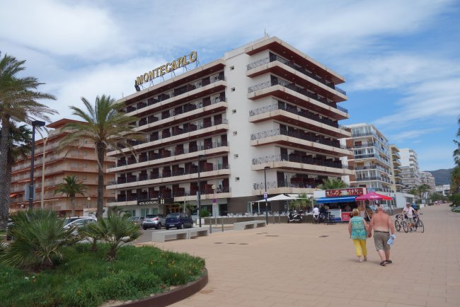 Direkt an der Strandpromenade - Hotel Montecarlo Rosas - Roses Direkt an der Strandpromenade