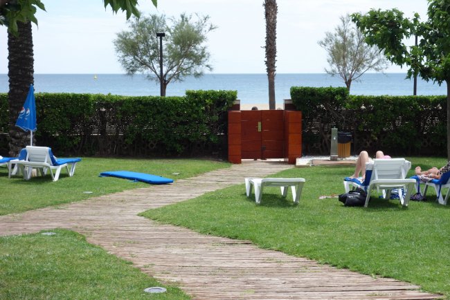 Direkter Ausgang Richtung Strand - Hotel Prestige Victoria - Roses Direkter Ausgang Richtung Strand