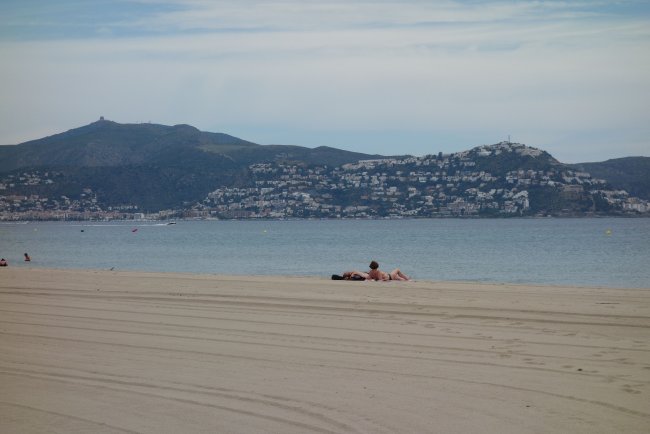 Blick über die Bucht - Aparthotel Xon's Playa - Roses Blick über die Bucht