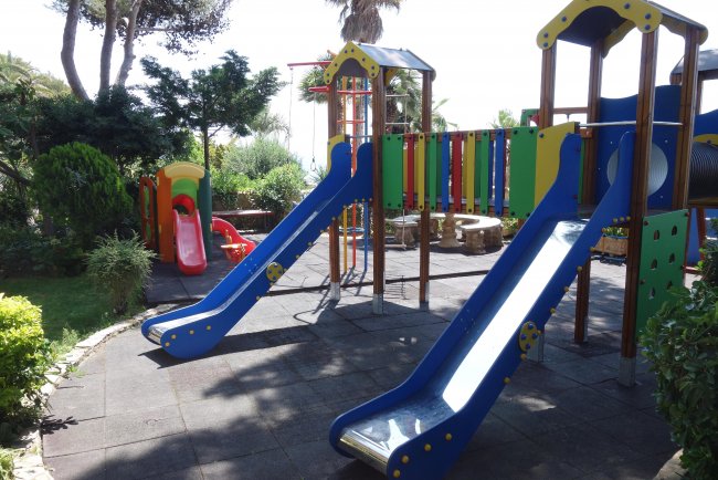 Kinderspielplatz - Hotel Eden Roc - Sant Feliú Kinderspielplatz